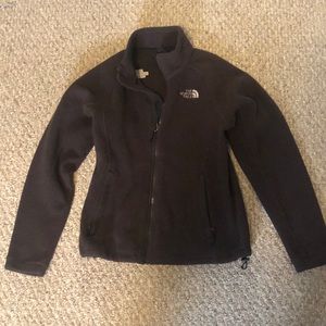 women’s north face zip up